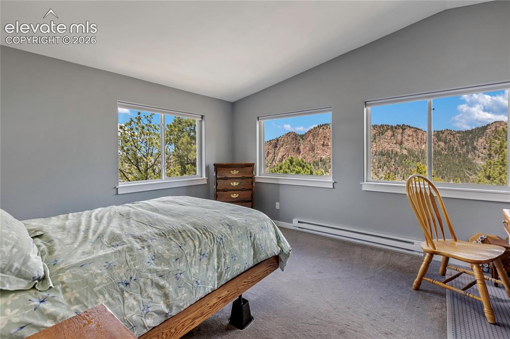 Image 13 of 31: Second bedroom where your guests will never want to leave!