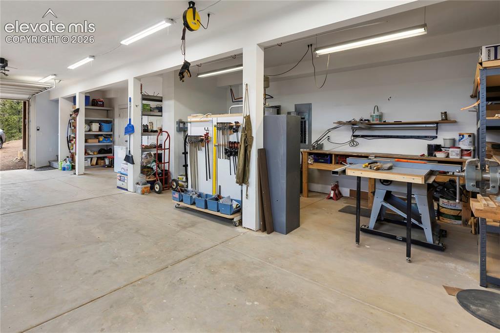 Image 26 of 31: Great area for storage or woodworking!