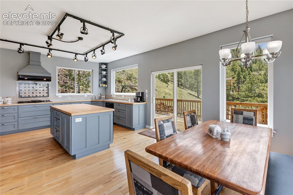 Image 9 of 31: Fabulous Chefs kitchen!