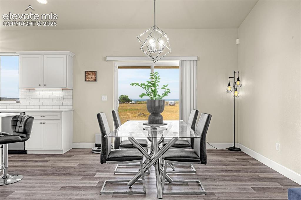 Image 10 of 34: Dining Area