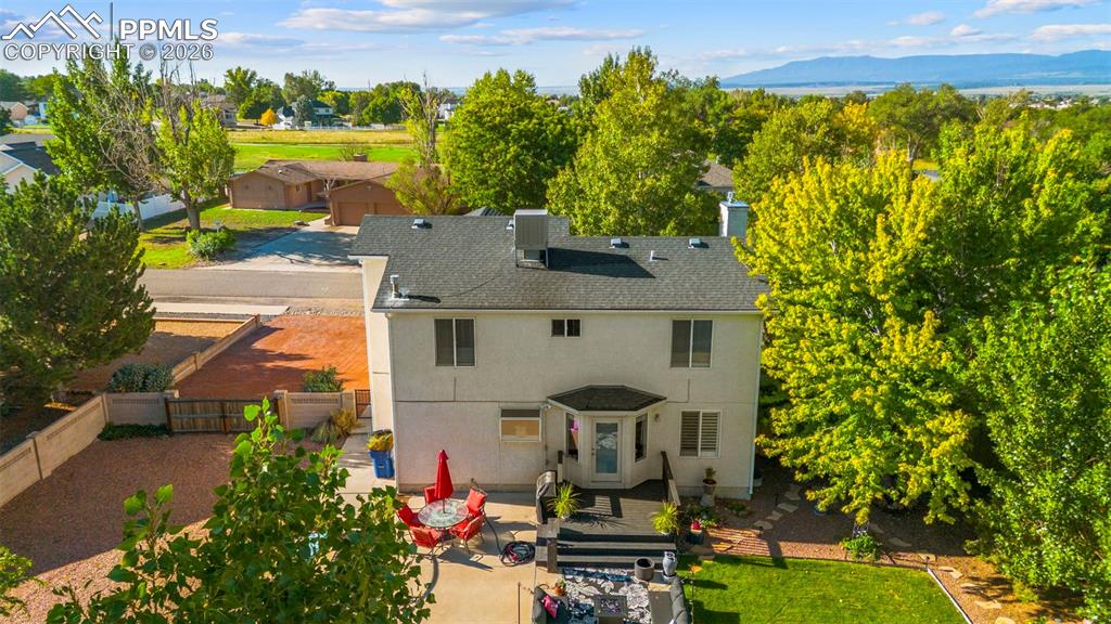 Image 31 of 33: Back of Structure