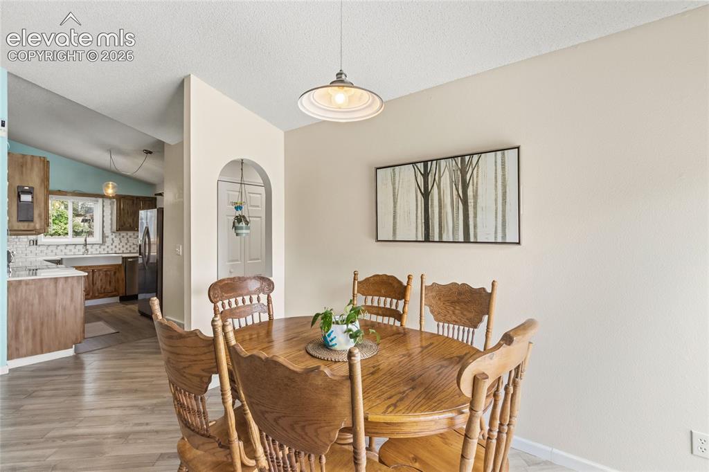 Image 10 of 34: Dining Area