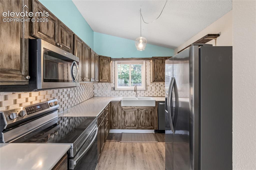 Image 12 of 34: Kitchen