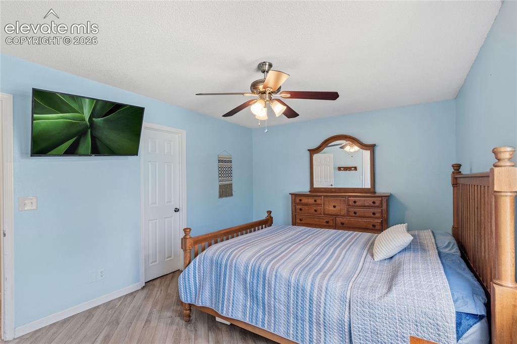 Image 16 of 34: Bedroom