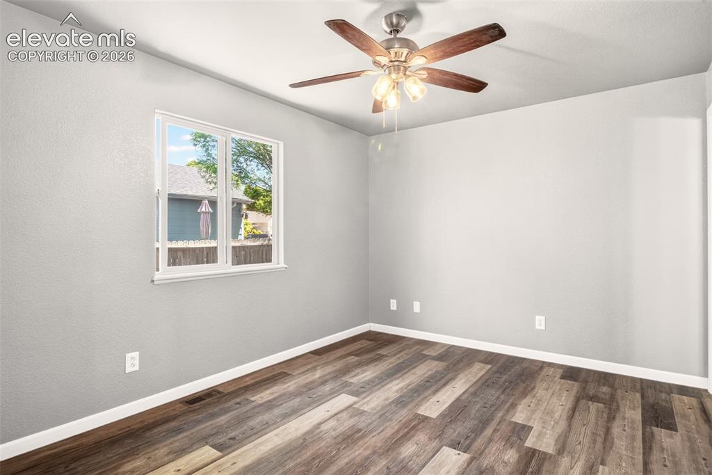 Image 19 of 36: Master Bedroom