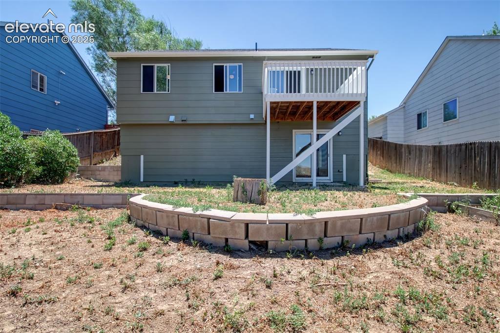 Image 31 of 36: Back of Structure
