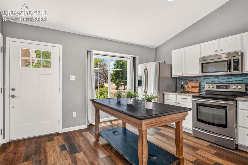 Image 6 of 36: Kitchen