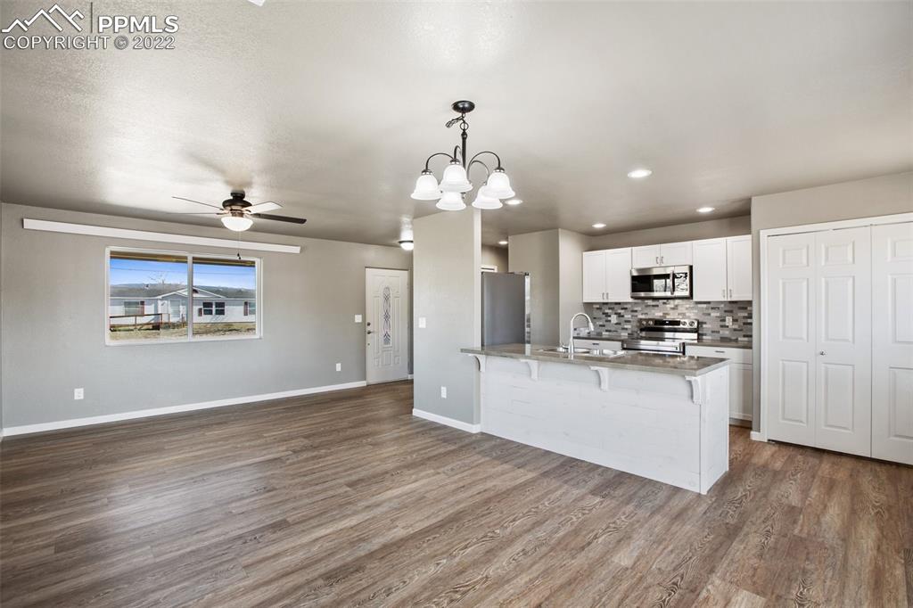 Listing 3923332, Image 3 of 29