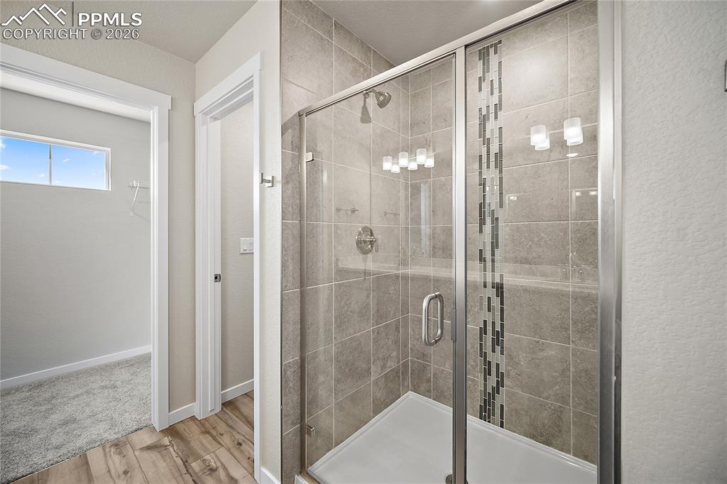 Image 31 of 49: Bathroom