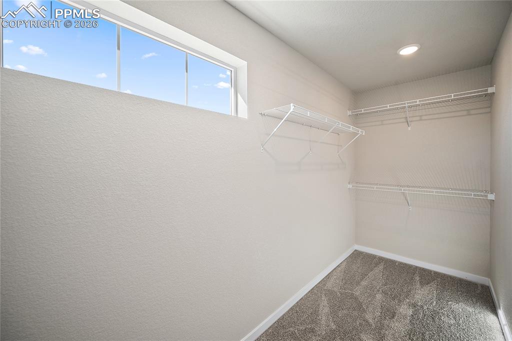 Image 33 of 49: Closet