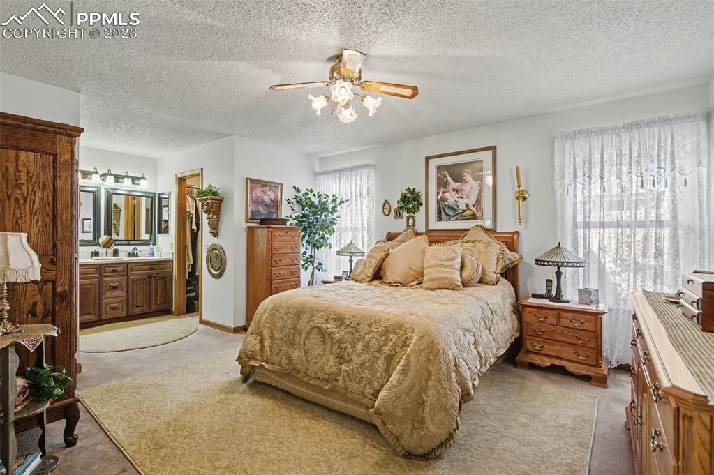 Image 16 of 48: primary bedroom