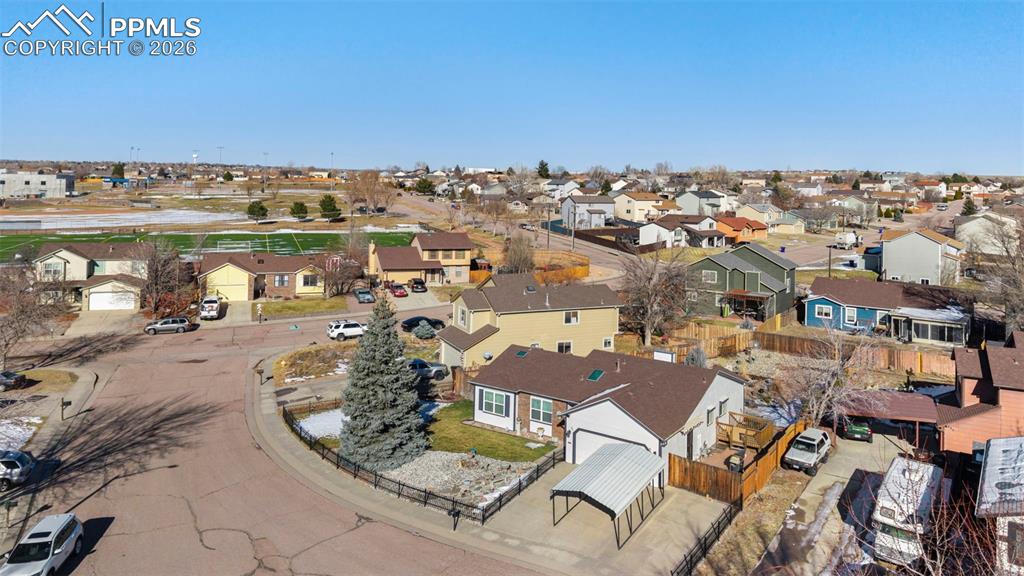 Image 3 of 48: Quiet cul de sac location 