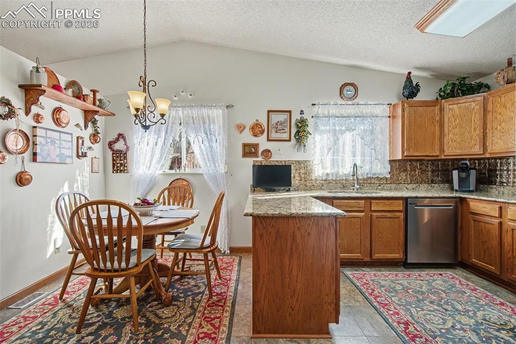 Image 7 of 48: Kitchen