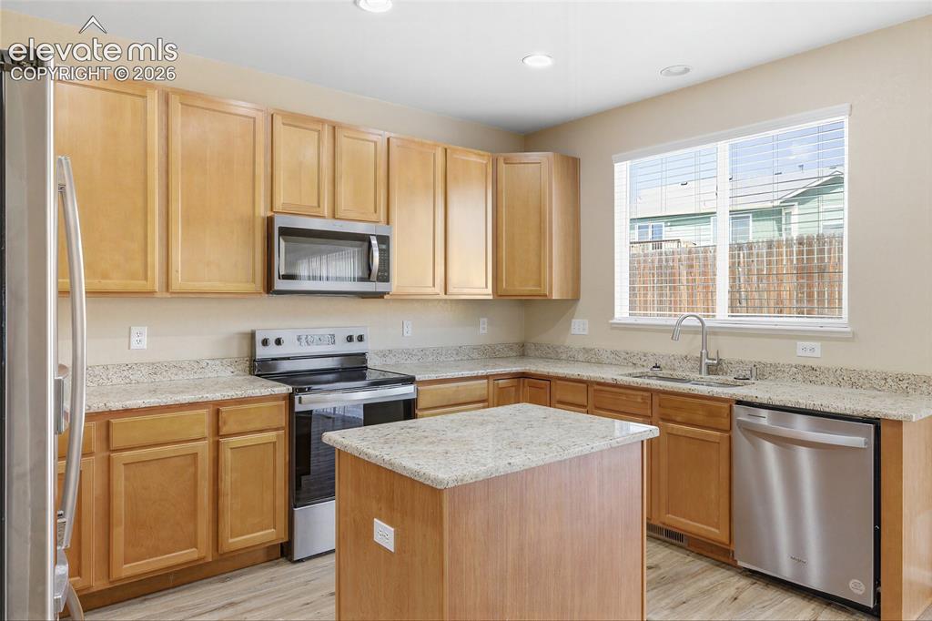 Image 11 of 39: Kitchen
