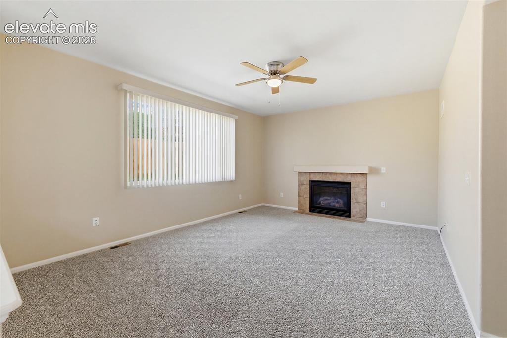 Image 16 of 39: Living Room