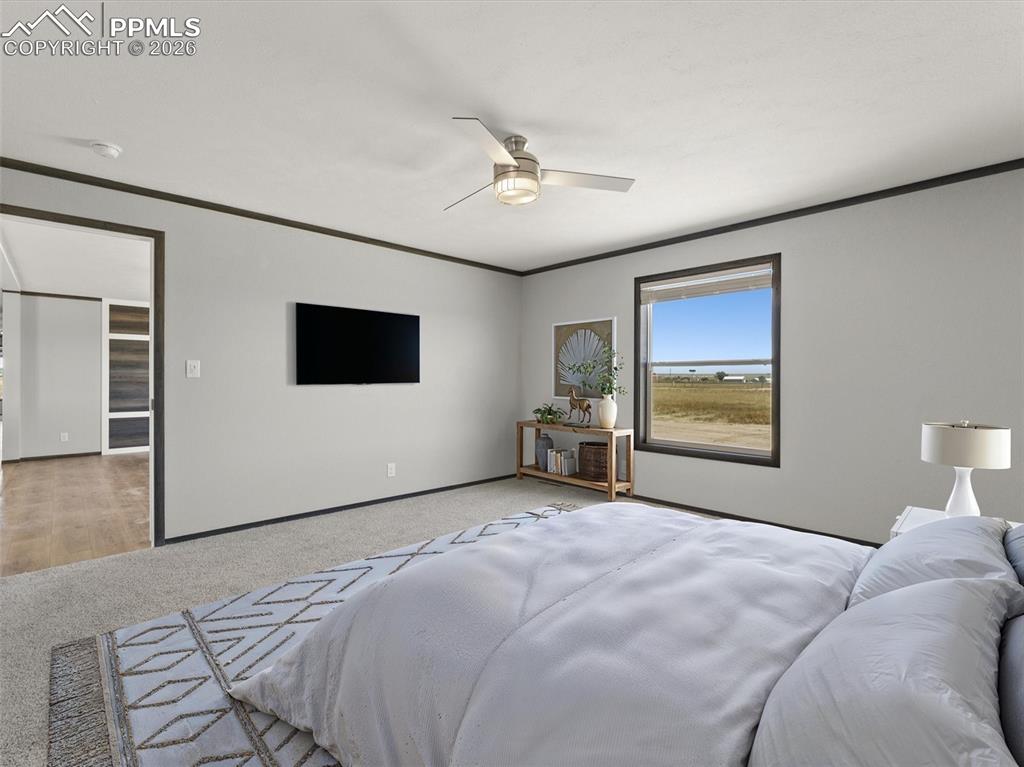 Image 21 of 41: Bedroom