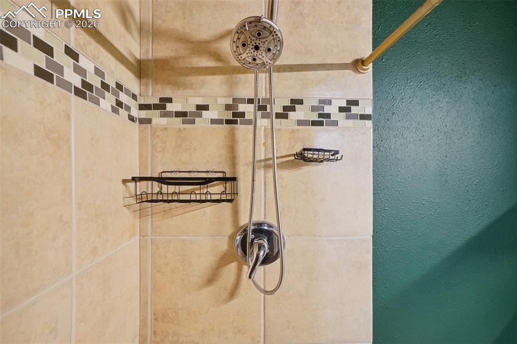 Image 15 of 38: Primary en suite 3/4 bathroom