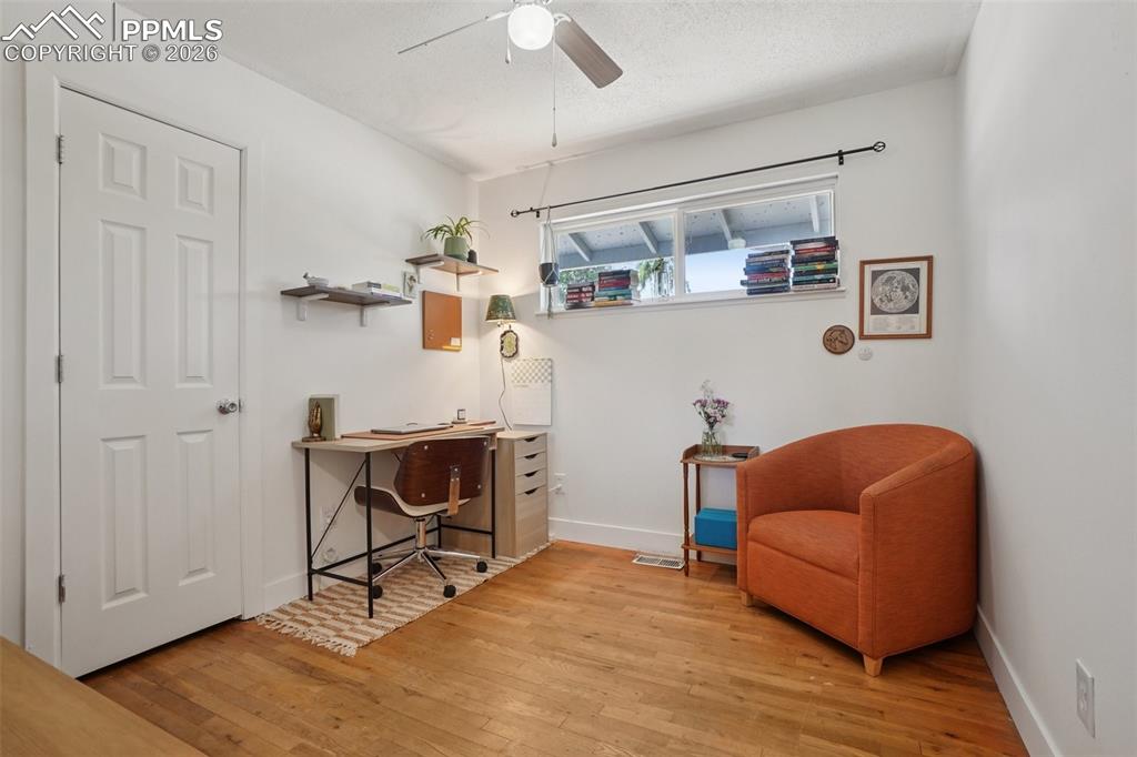 Image 18 of 38: Bedroom 3