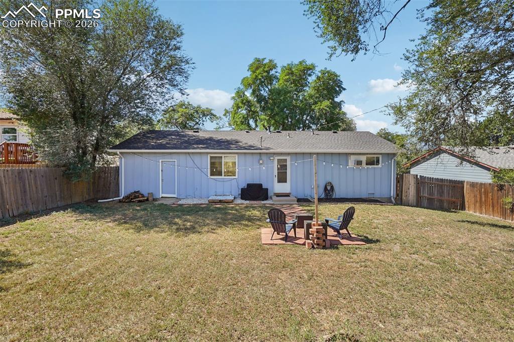 Image 27 of 38: Back of home