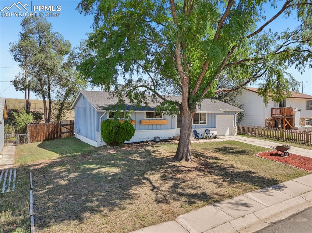 Image 3 of 38: Front of home