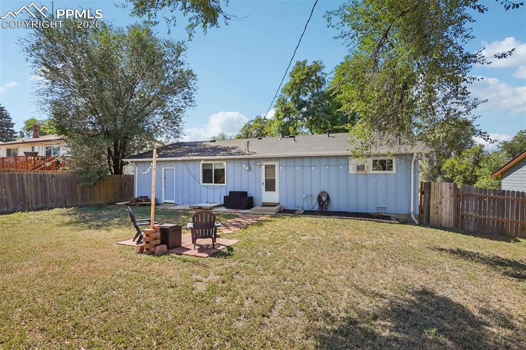 Image 30 of 38: Back of home