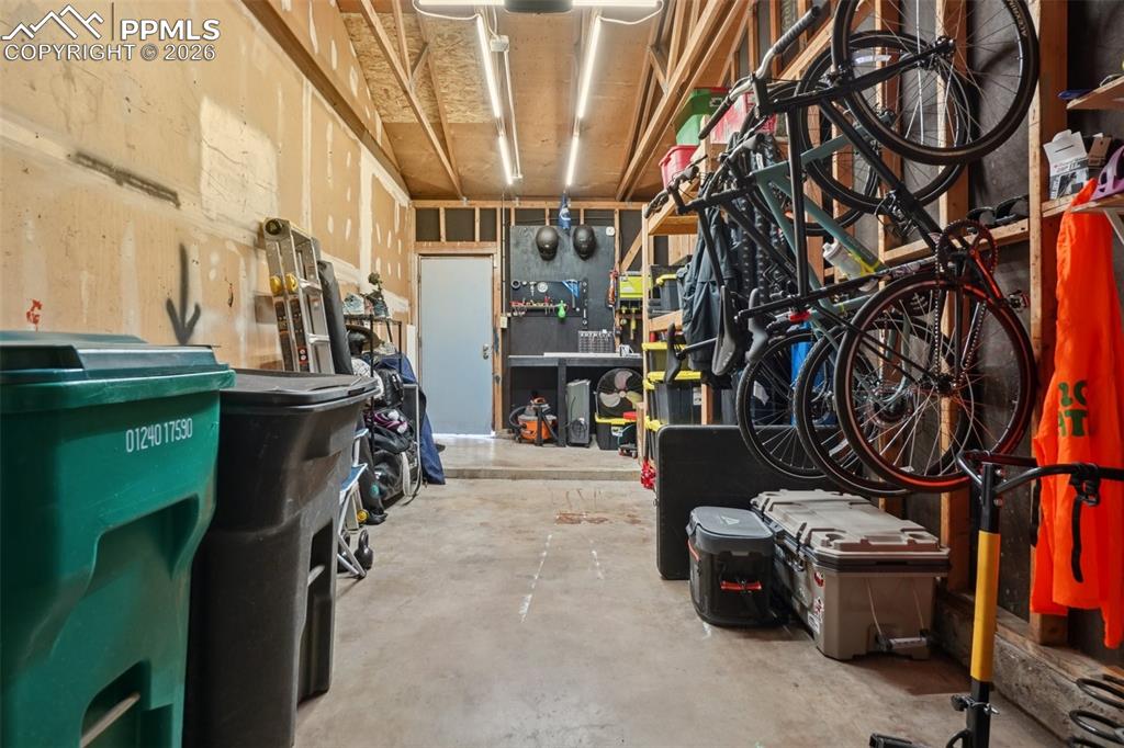 Image 34 of 38: Additional view of the garage