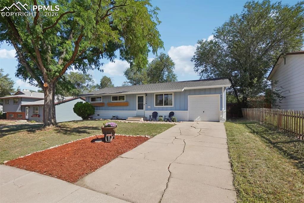 Image 4 of 38: Front of home