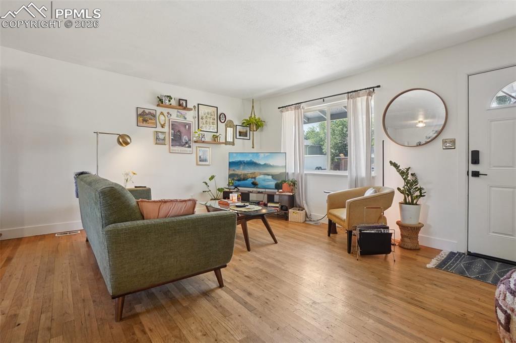 Image 8 of 38: Living room