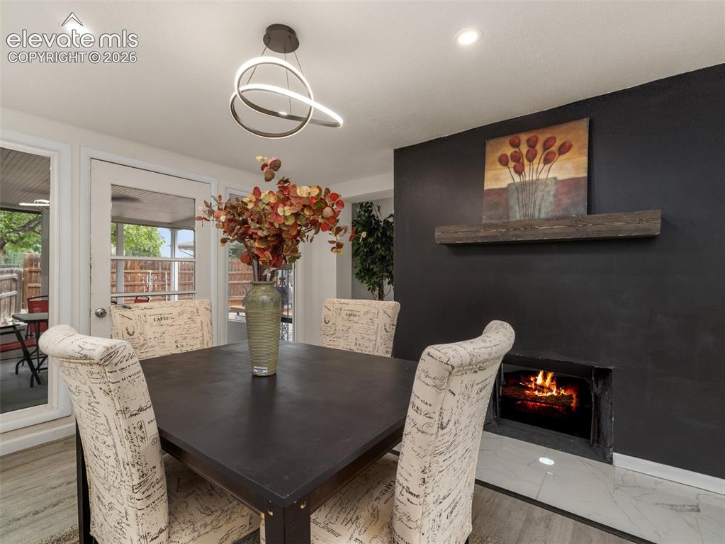 Image 10 of 42: Dining Area