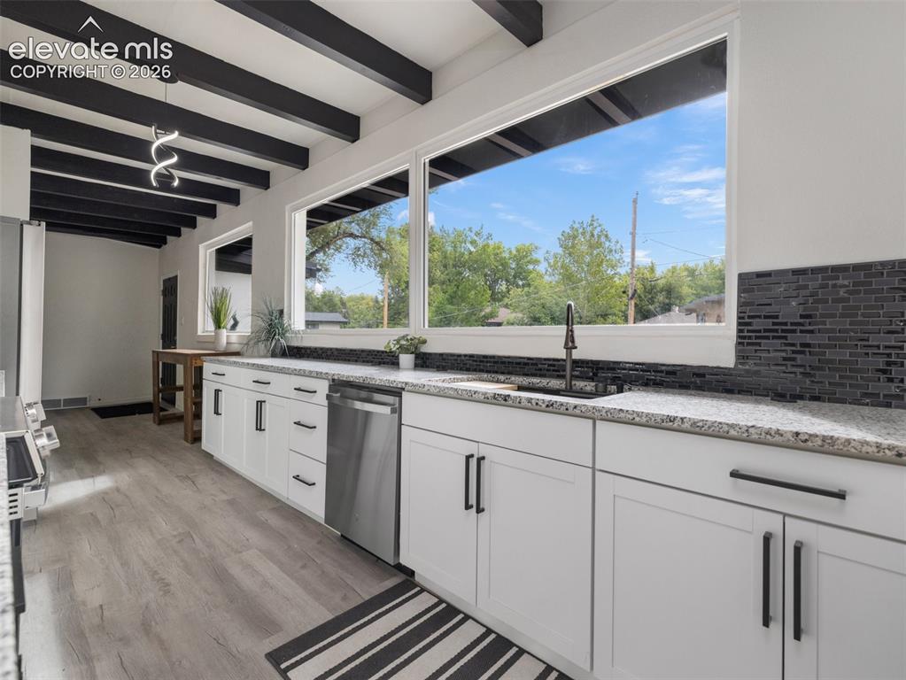 Image 12 of 42: Kitchen