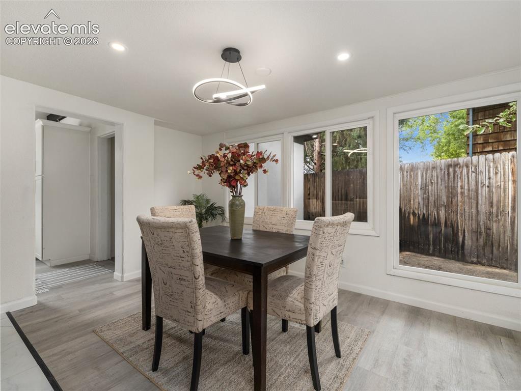 Image 9 of 42: Dining Area