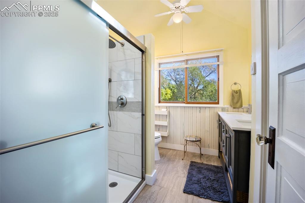 Image 16 of 47: Upstairs