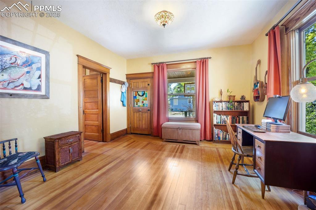 Image 3 of 47: Living Room