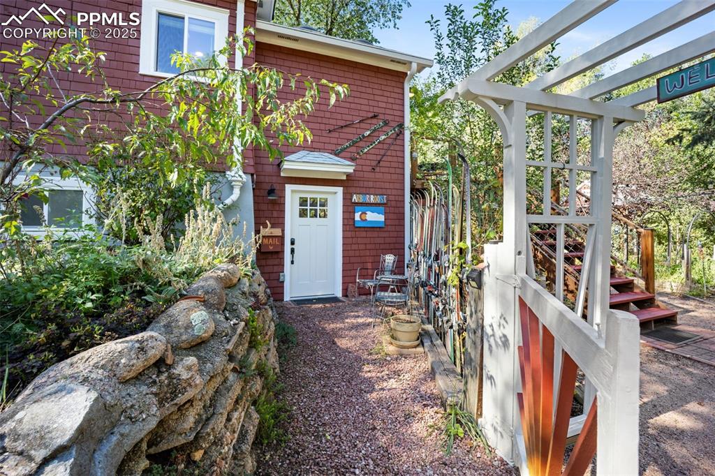 Image 30 of 47: Lower Unit