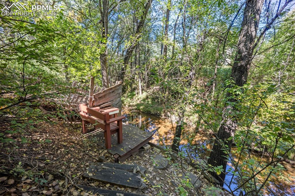 Image 31 of 47: Yard