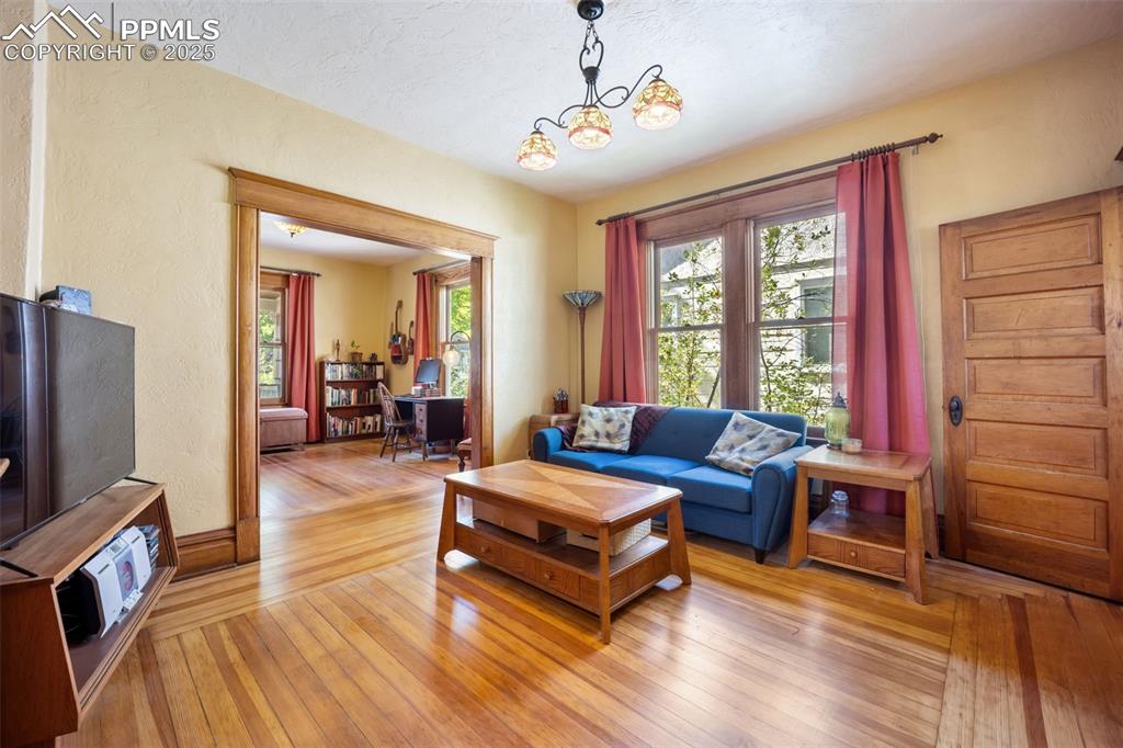 Image 5 of 47: Family Room