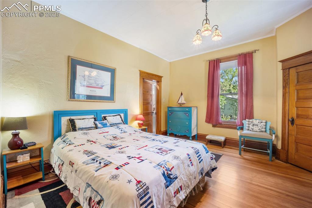 Image 6 of 47: Bedroom