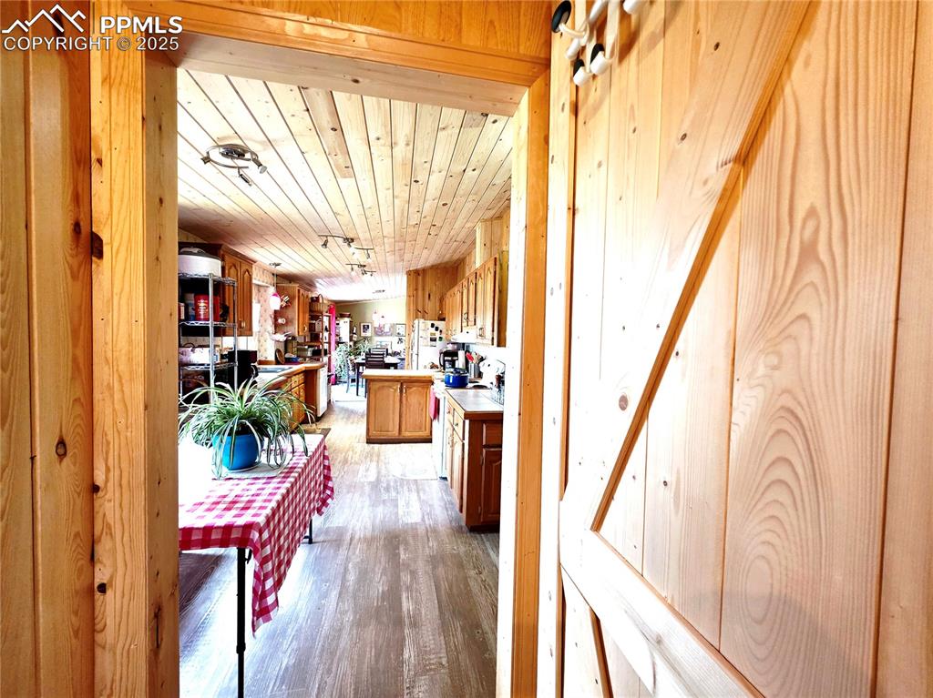 Image 19 of 50: from the laundry to the kitchen