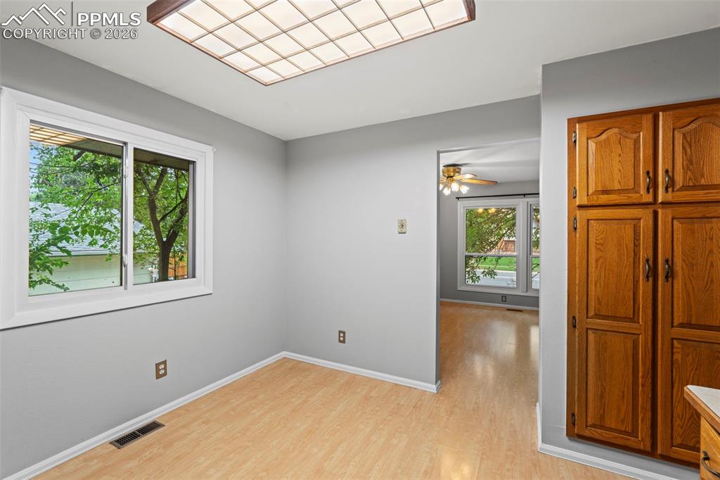 Image 9 of 20: Kitchen