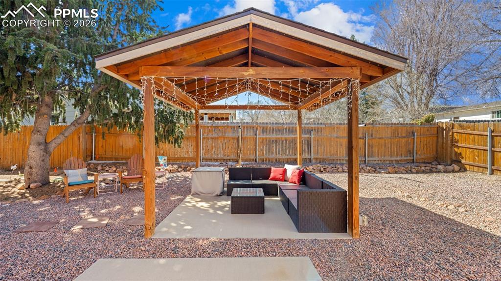 Image 30 of 39: Patio