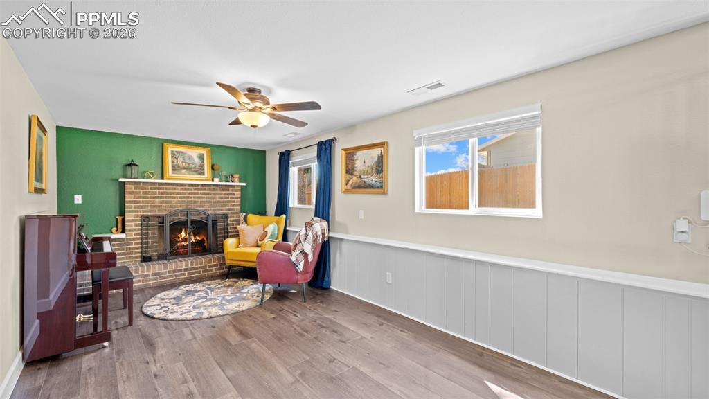 Image 6 of 39: Sitting Room