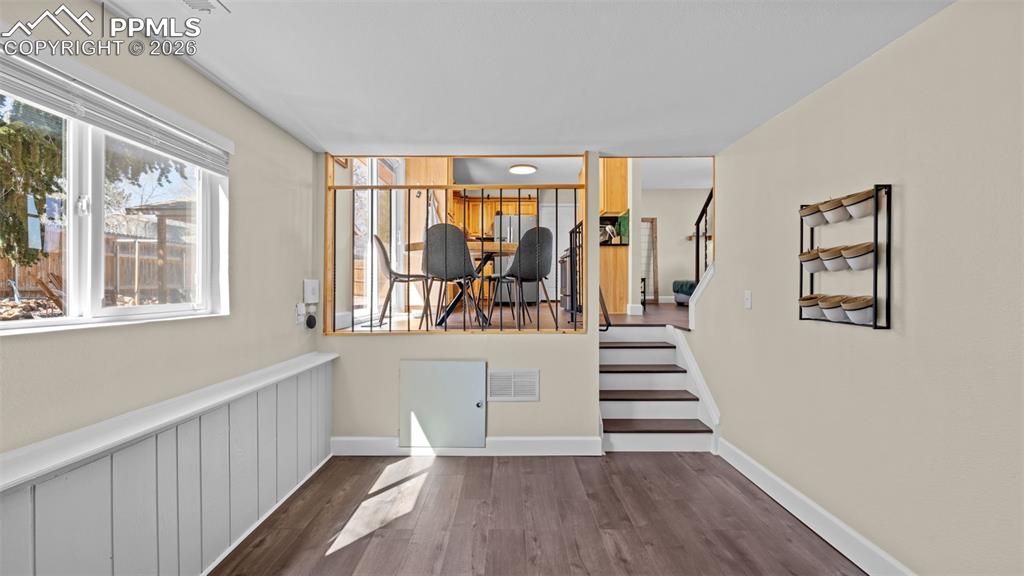 Image 7 of 39: Sitting Room