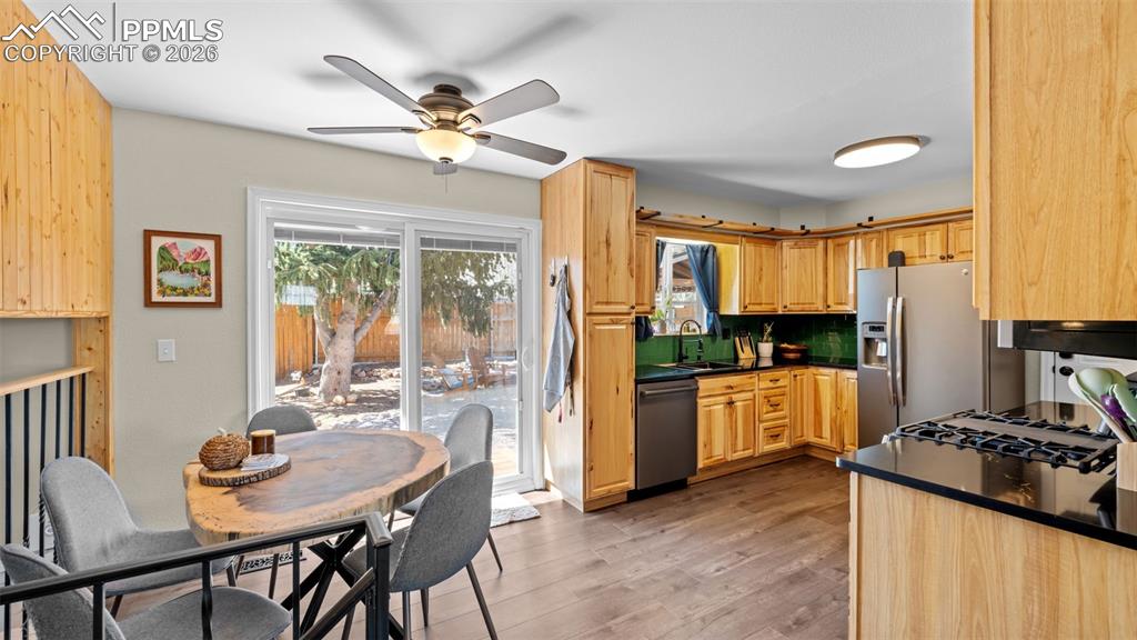 Image 8 of 39: Kitchen