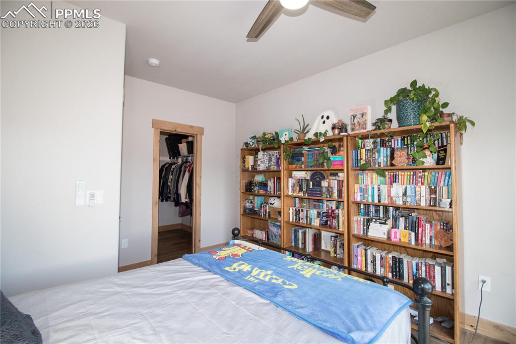 Image 17 of 26: Bedroom