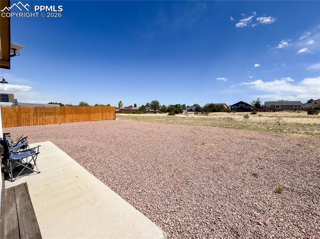 Image 20 of 26: Yard