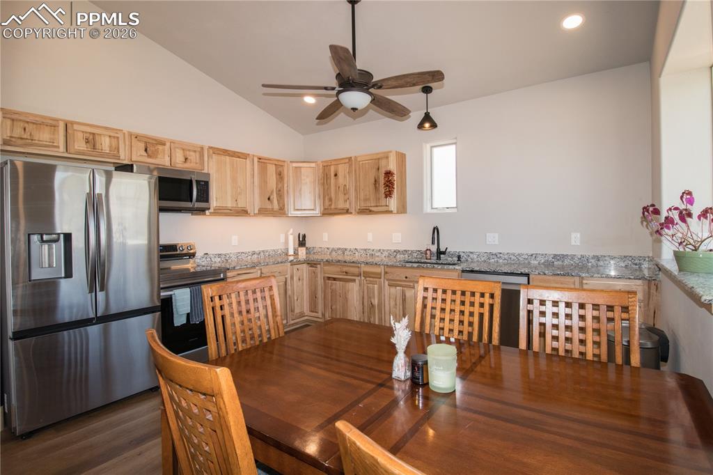 Image 9 of 26: Kitchen