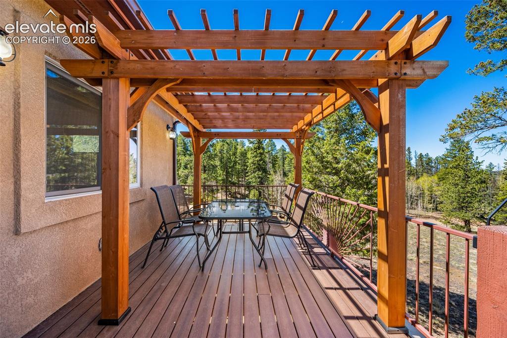 Image 27 of 43: Deck