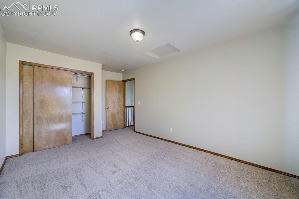 Image 31 of 45: Bedroom