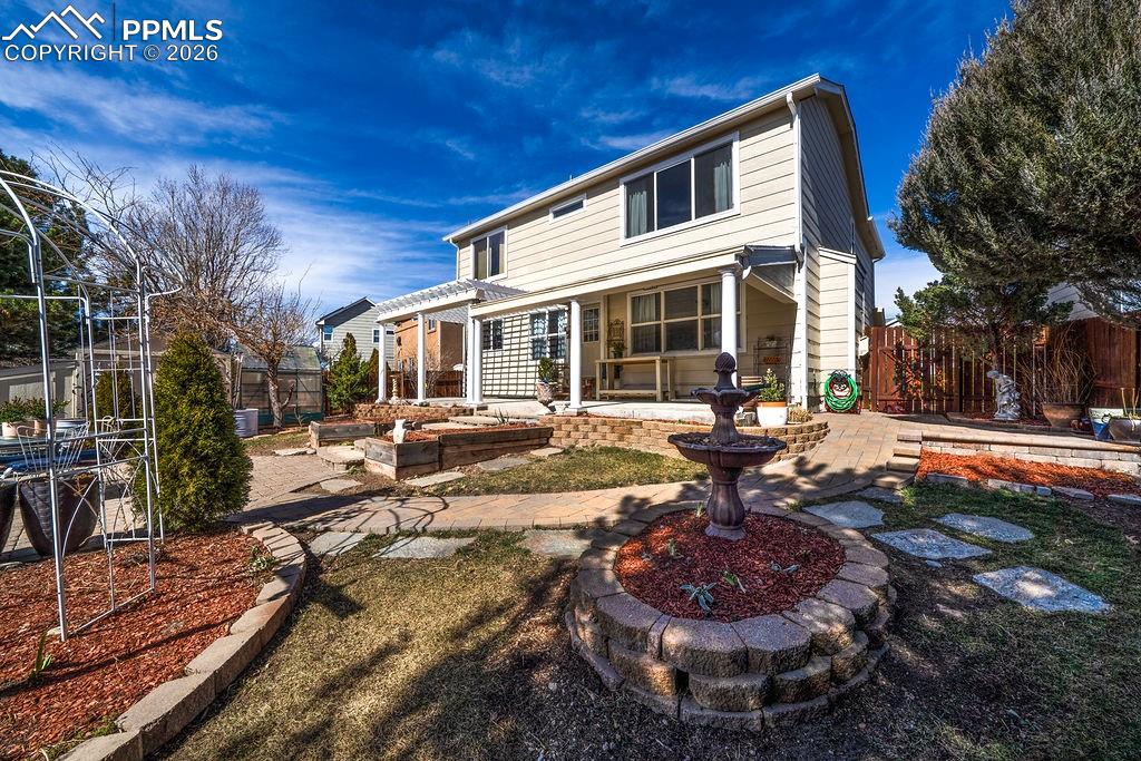 Image 5 of 45: Back of Structure