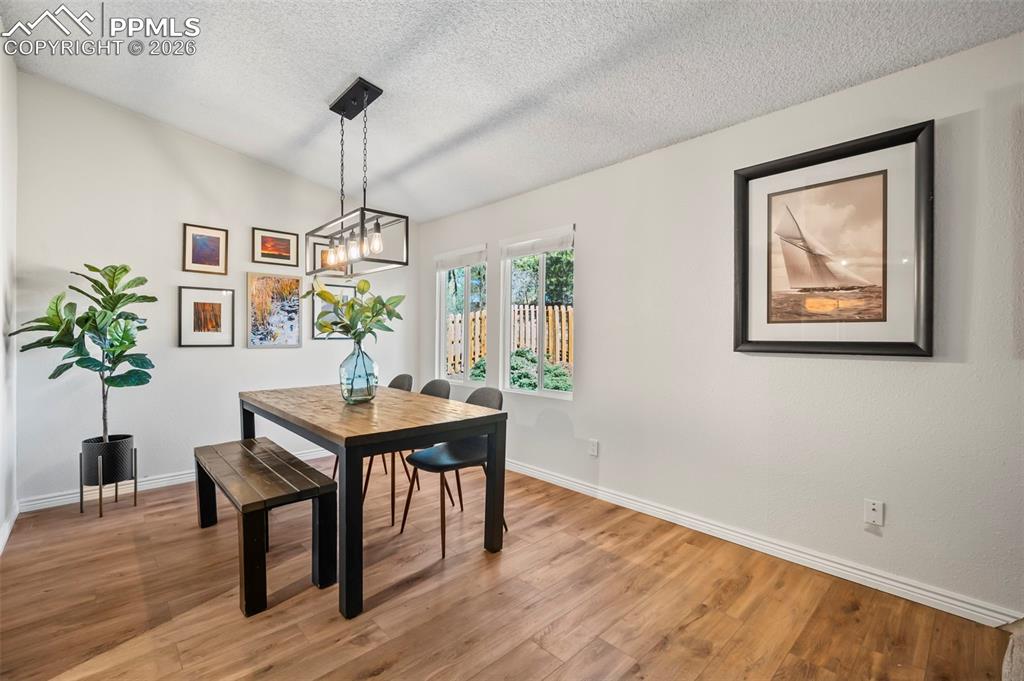 Image 10 of 39: Dining Area